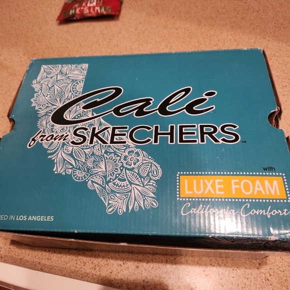 Skechers Luxe Foam Cali Wedge Sandal - Picture 2 of 6